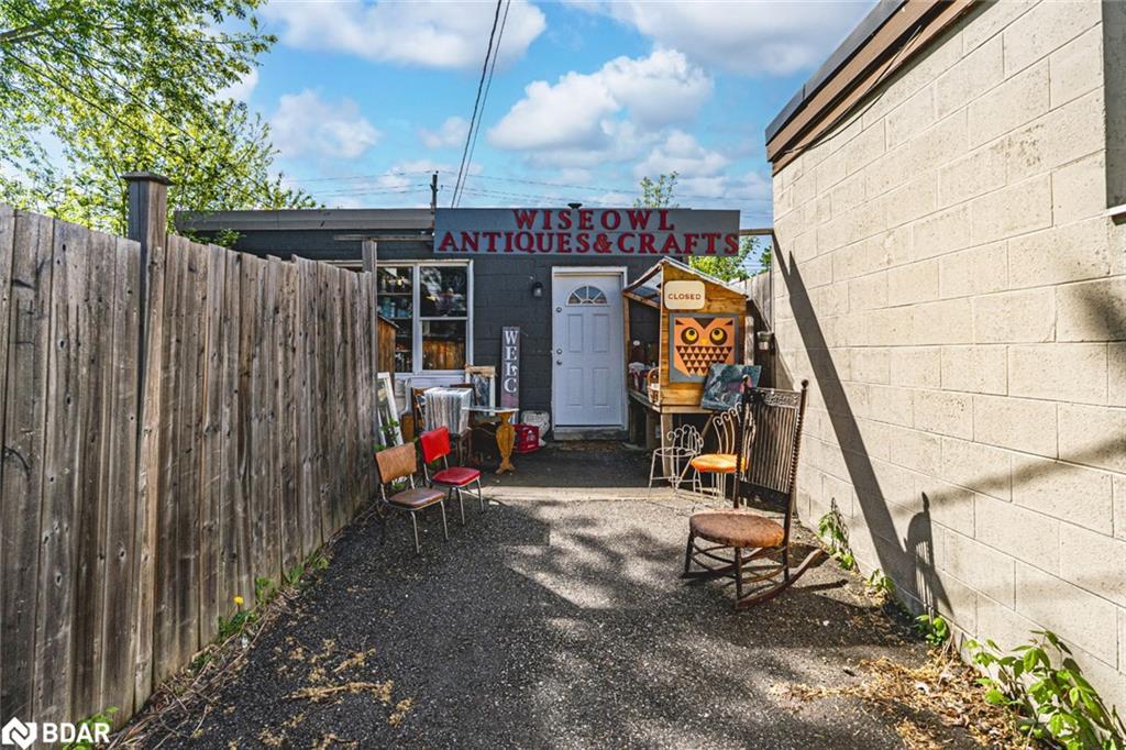 27 Queen Street West, Elmvale