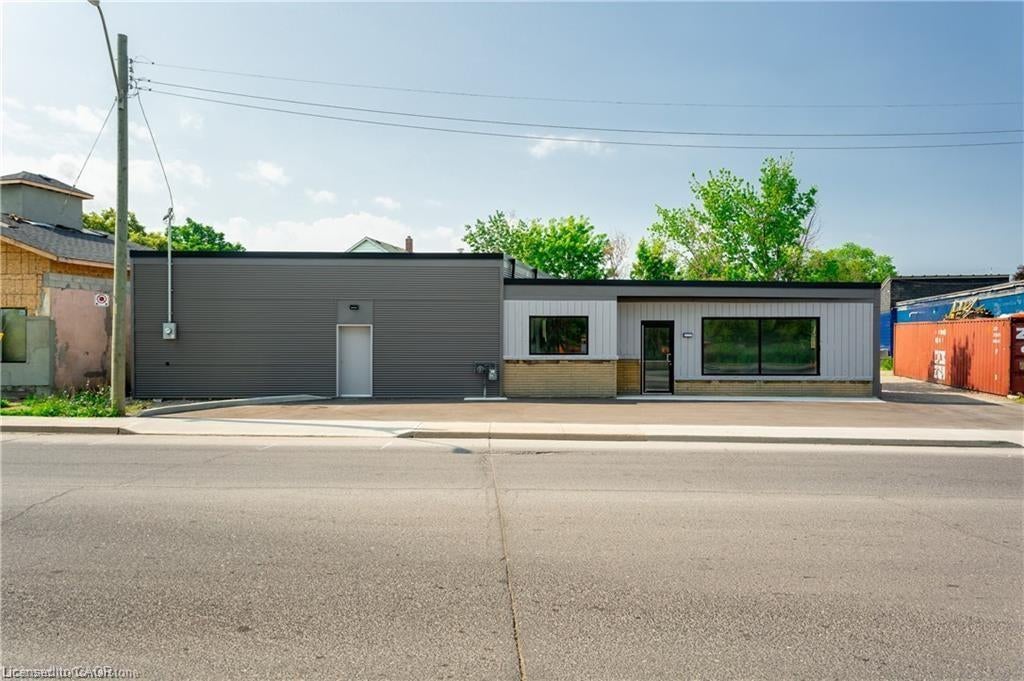 472 Beach Road, Hamilton