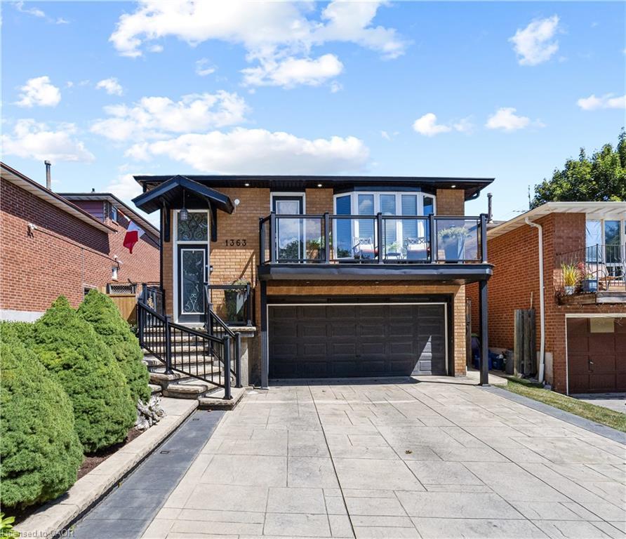 1363 Harmsworth Square, Oakville