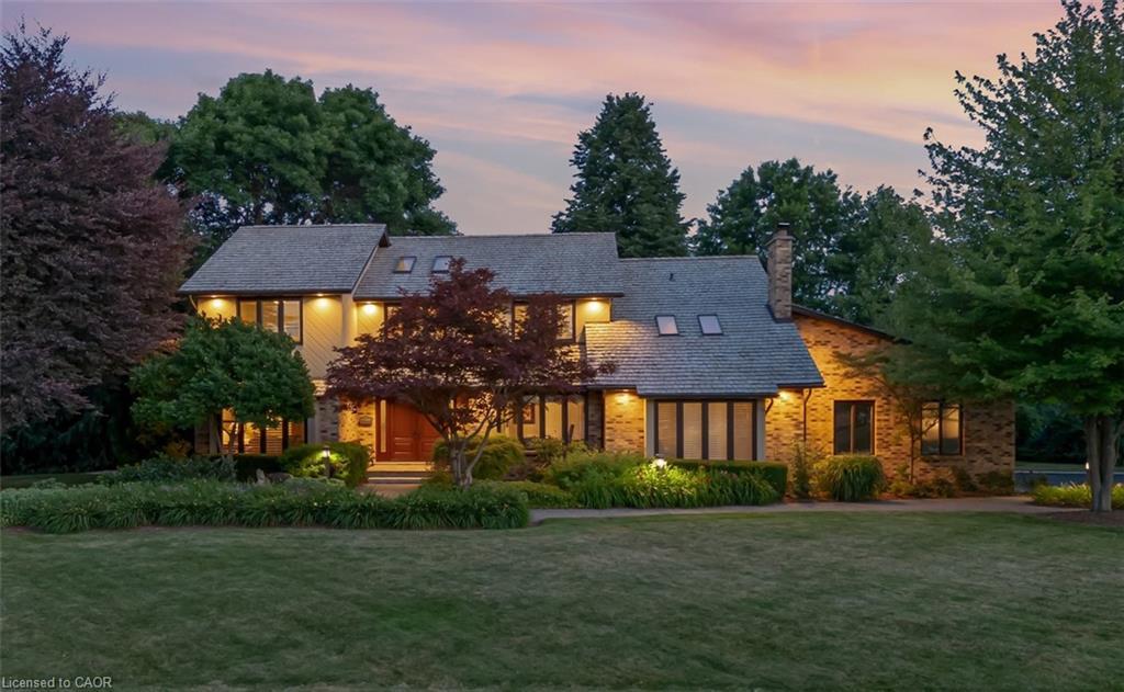 8 Lochside Drive, Stoney Creek