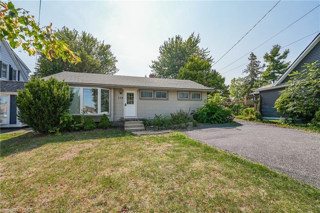 230 St Catharines Street, Smithville
