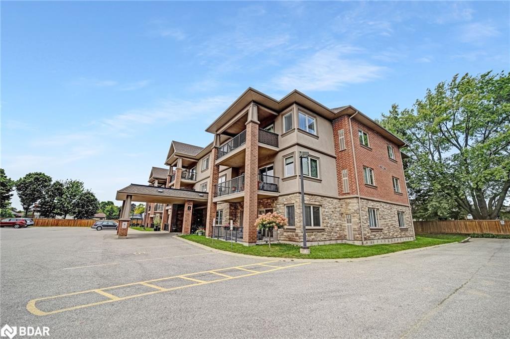 19b Yonge Street N 103, Springwater