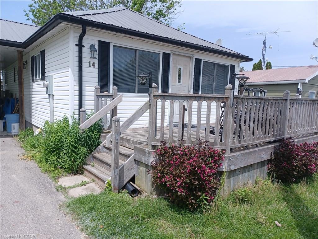 14 Bass Lane, Long Point