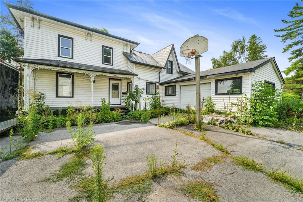 4268 County Road 6, Stone Mills