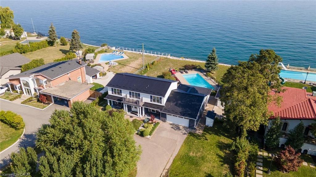 1073 N Service Road, Hamilton