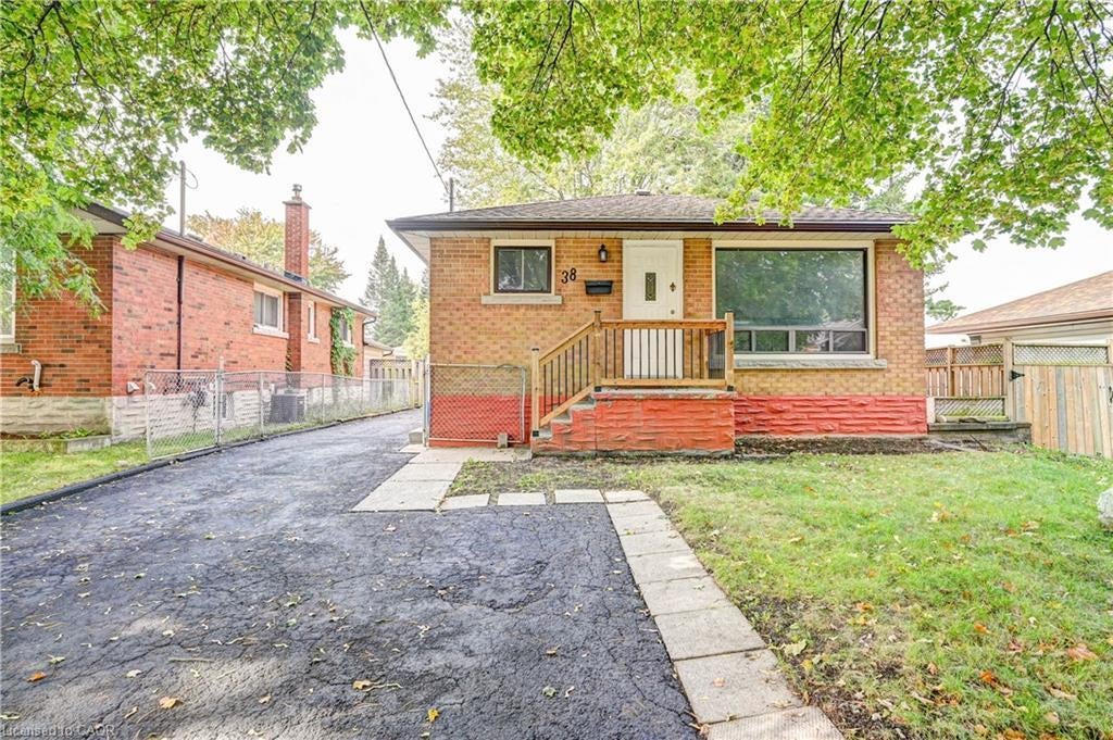 38 Broadview Avenue, Cambridge