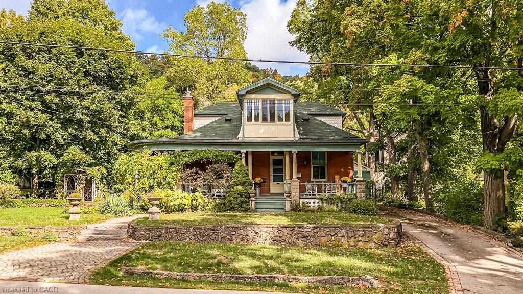 55 Cayley Street, Dundas