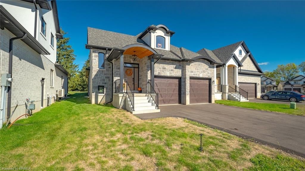 242 Mount Pleasant Street 17, Brantford