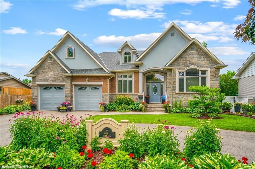 48 Casablanca Boulevard S, Grimsby