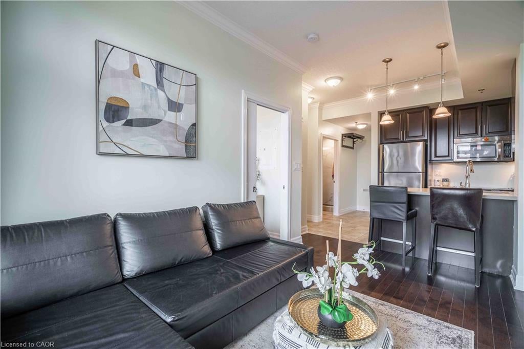 90 Charlton Avenue W 409, Hamilton