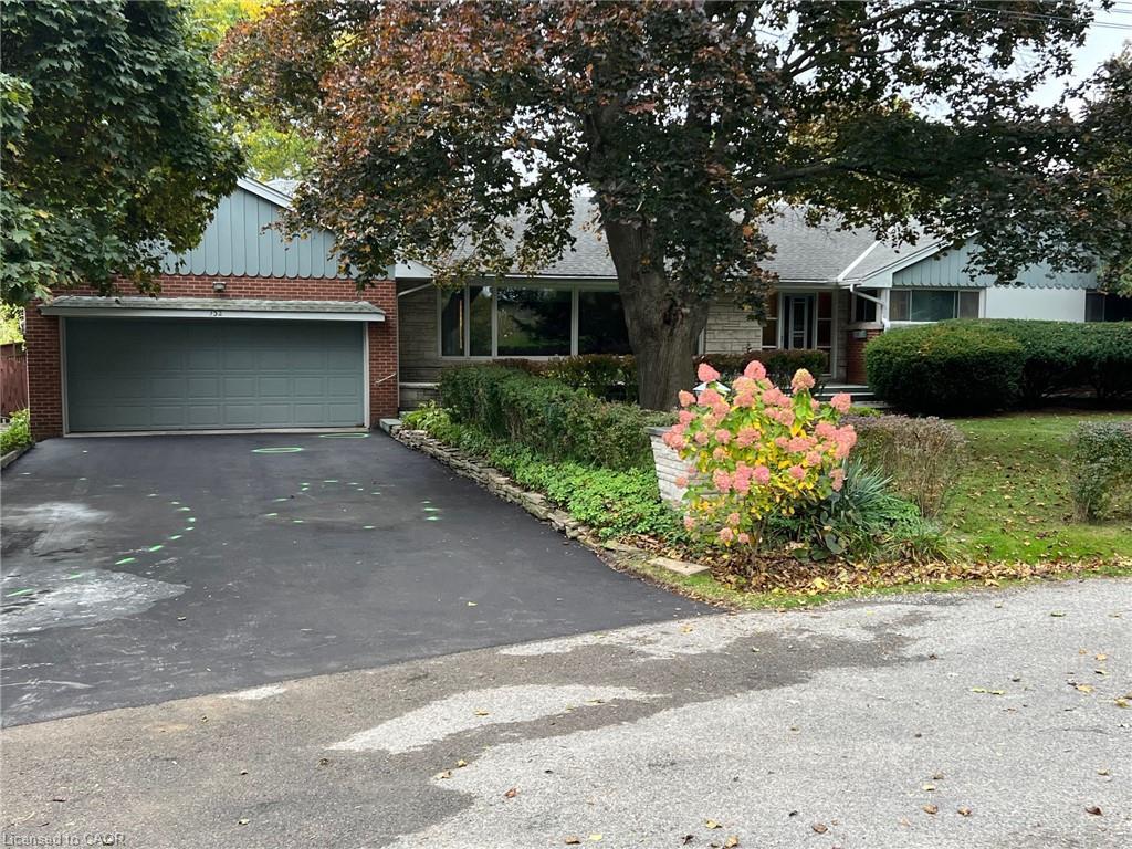 132 Hillcrest Avenue, Flamborough
