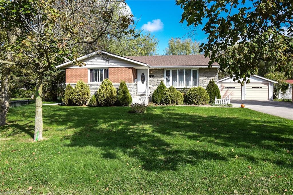 725 Cross Street W, Dunnville