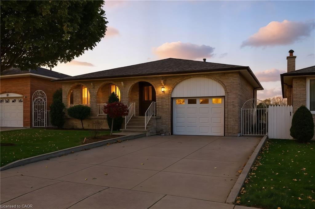 16 Tara Court, Hamilton