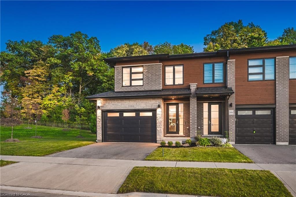 884 Robert Ferrie Drive, Kitchener