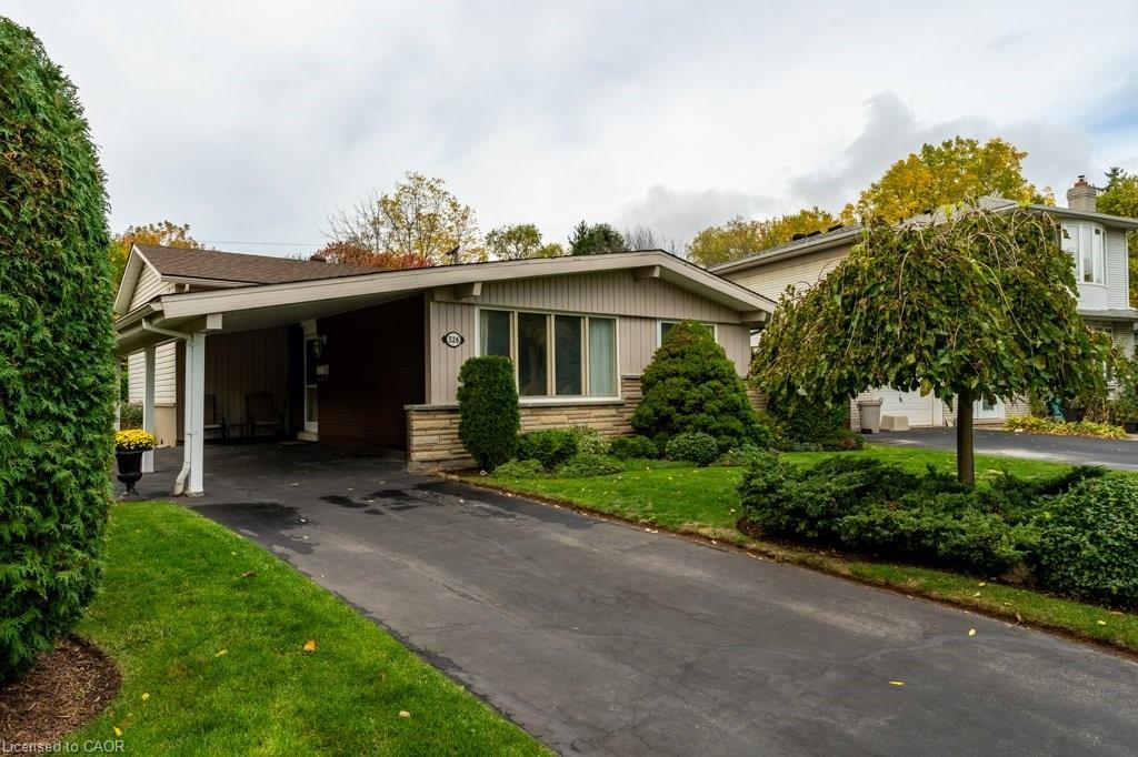 526 Elwood Road, Burlington