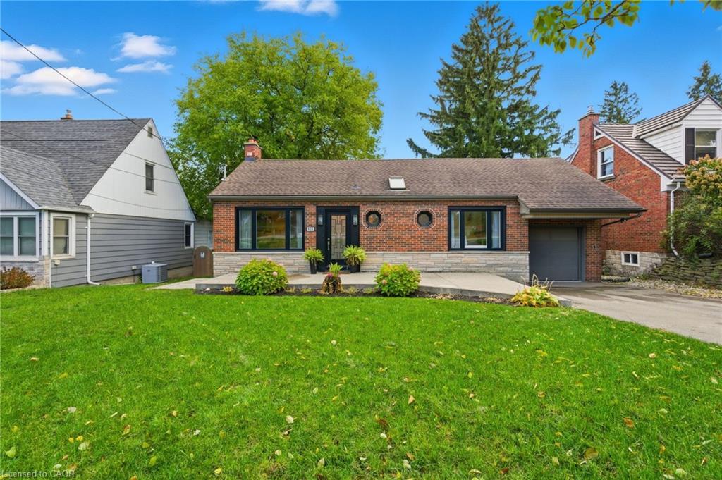 424 Plains Road W, Burlington