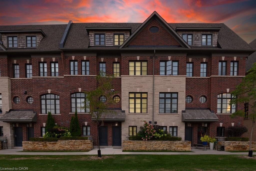 2160 Trafalgar Road 10, Oakville