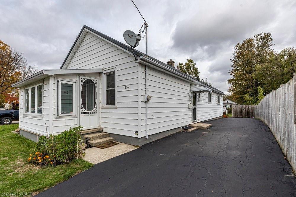259 Metcalfe Street N, Simcoe