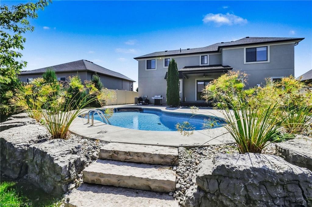 212 Jasmine Drive, Lakeshore