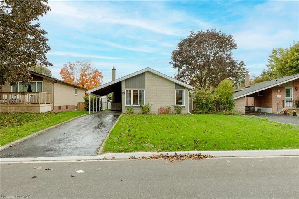 856 Chapleau Drive, Pickering