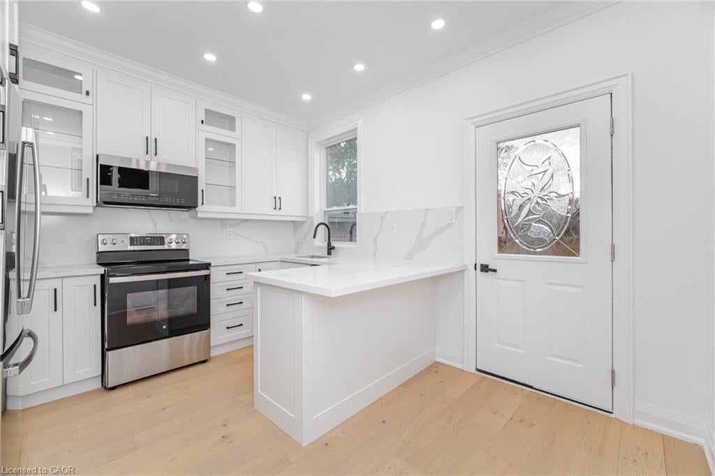 285 Charlton Avenue W, Hamilton