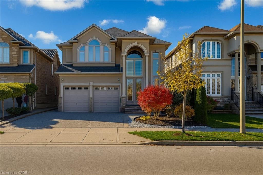 158 Chambers Drive, Ancaster