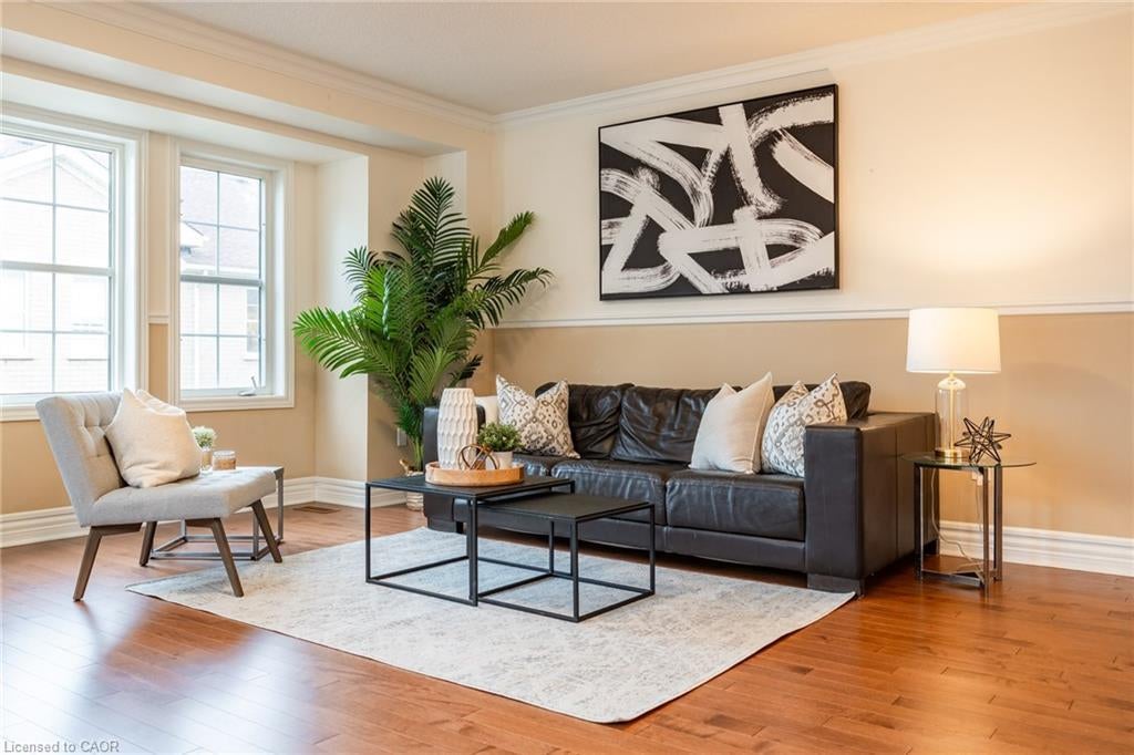 38 Archibald Mews, Toronto