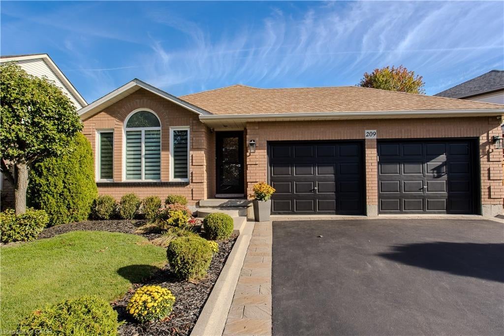 209 Portage Lane, Mount Hope