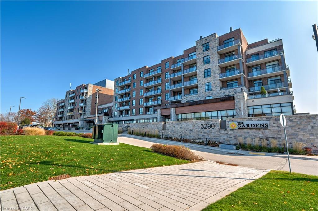 3290 New Street 106, Burlington