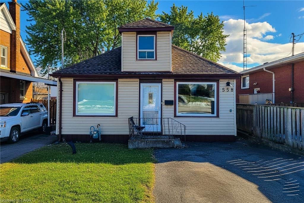 558 Barnaby Street, Hamilton