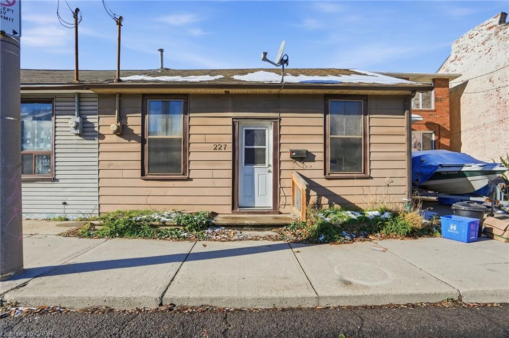 227 Wellington Street N, Hamilton
