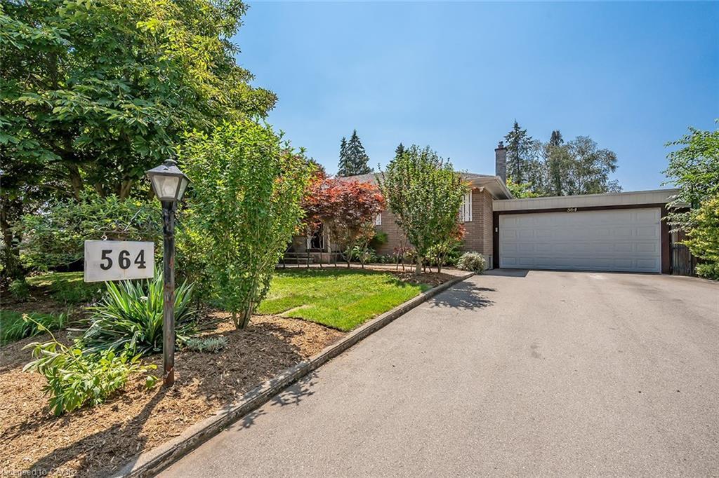 564 Maplehill Drive, Burlington