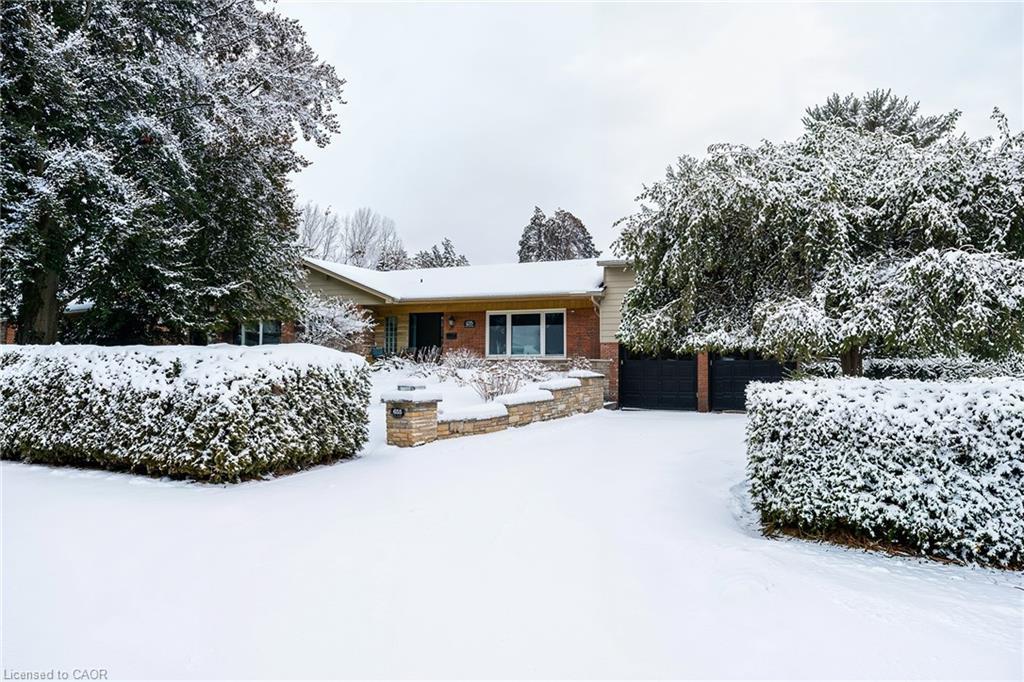 655 Gayne Boulevard, Burlington