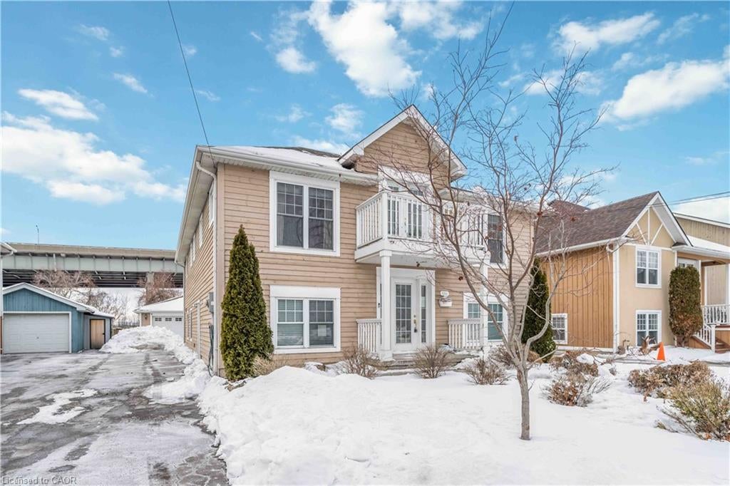 1056 Beach Boulevard, Hamilton