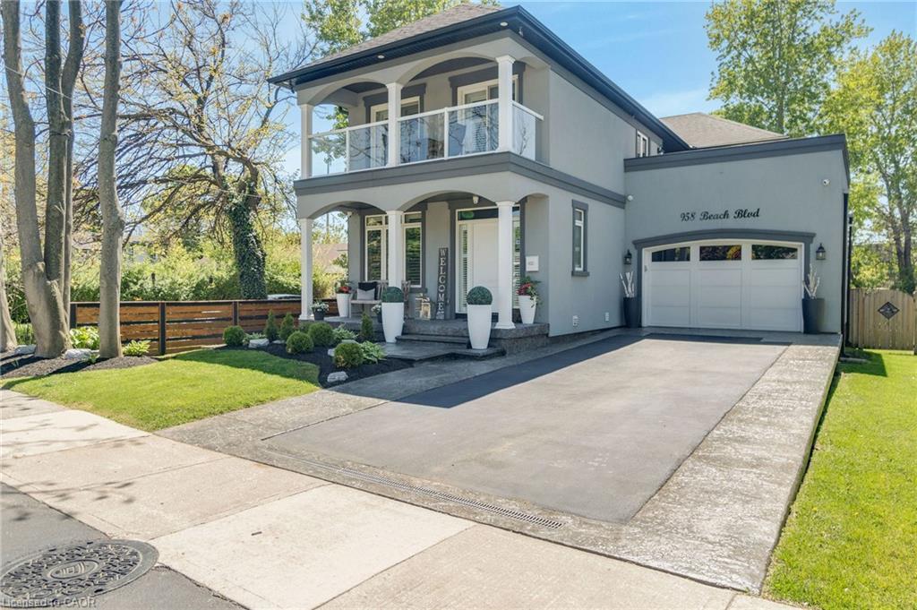 958 Beach Boulevard, Hamilton