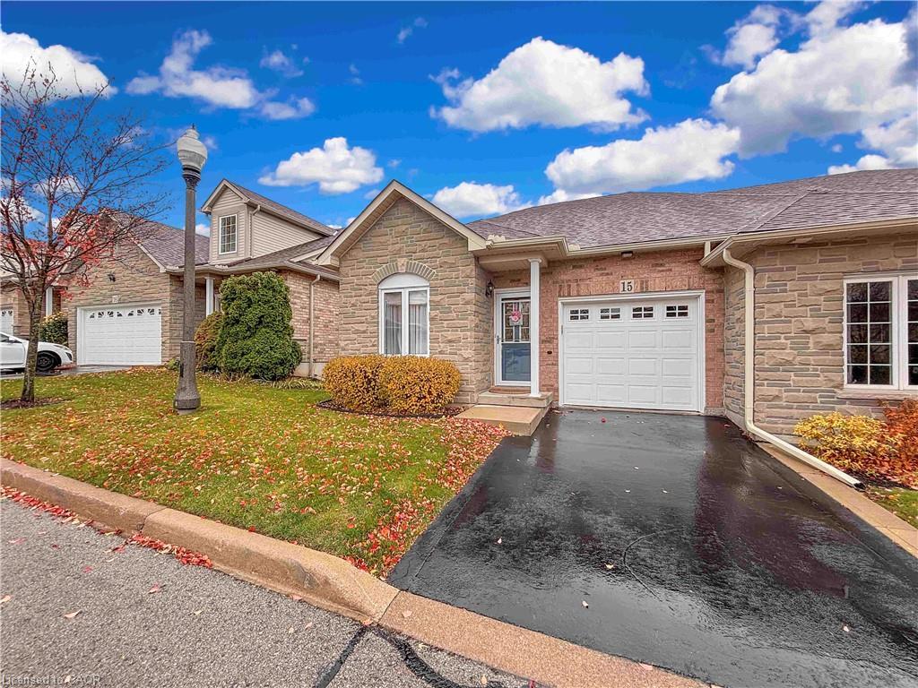 566 Southridge Drive 15, Hamilton