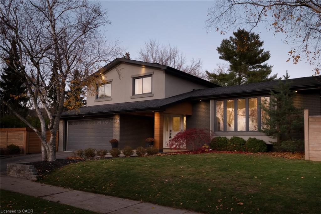 134 Fairwood Place W, Burlington