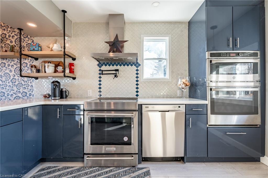 735 Beach Boulevard, Hamilton