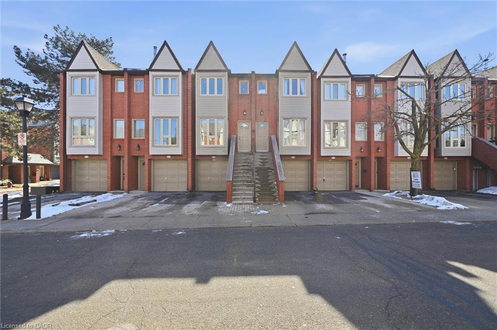 895 Maple Avenue 215, Burlington