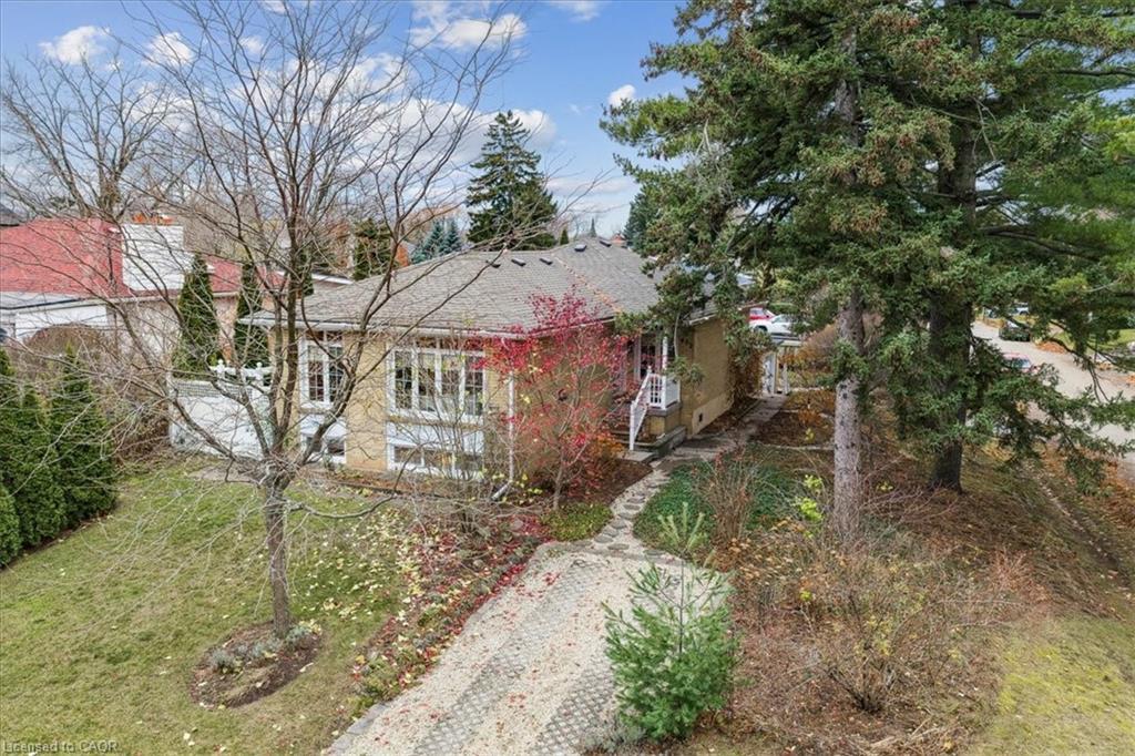 402 Willis Drive, Oakville