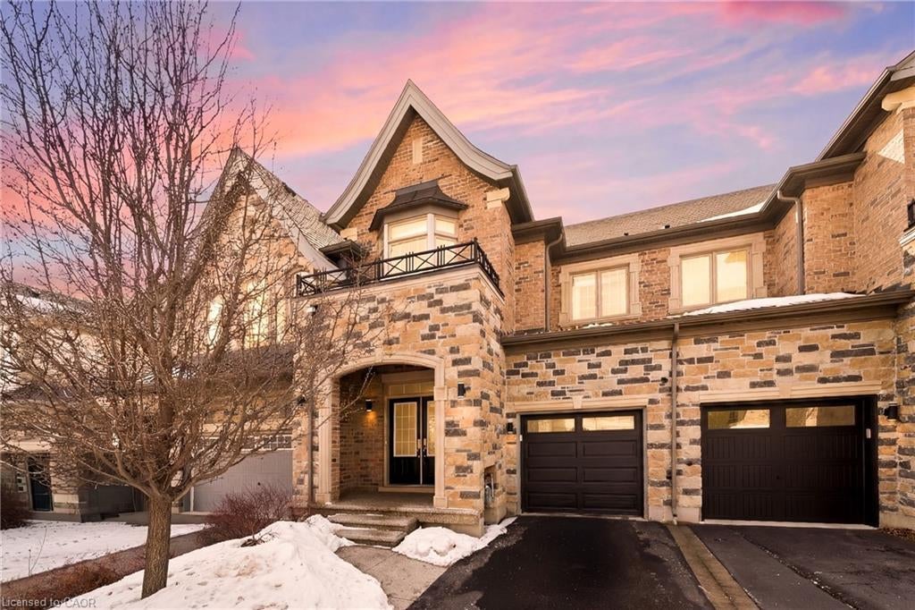 2466 Village Common, Oakville