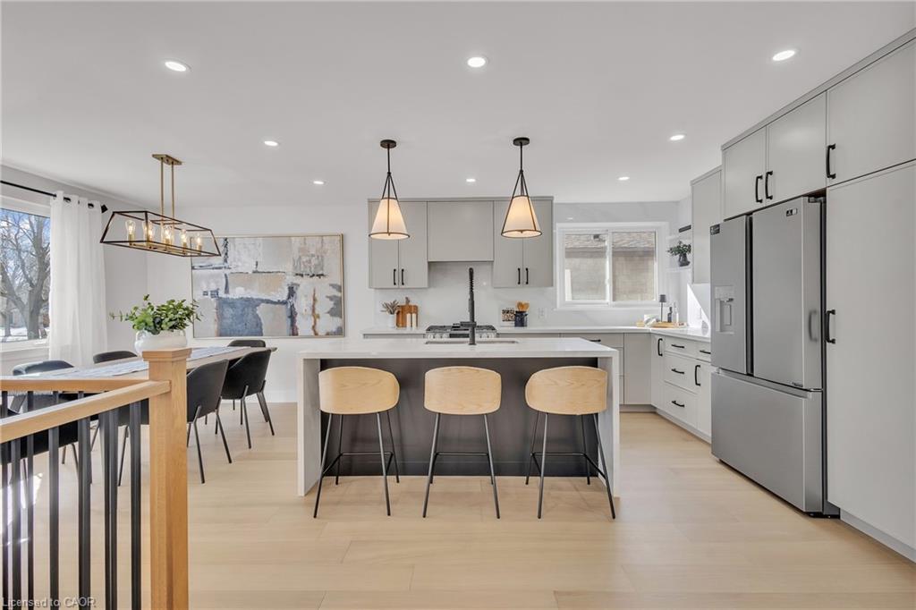 4185 Sutherland Crescent, Burlington