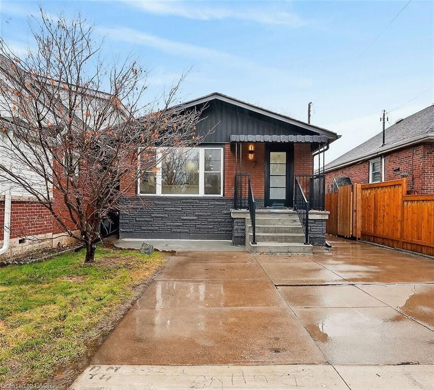 7 Crosthwaite Avenue S, Hamilton