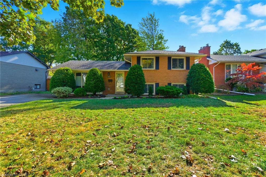 5210 Mulberry Drive, Burlington