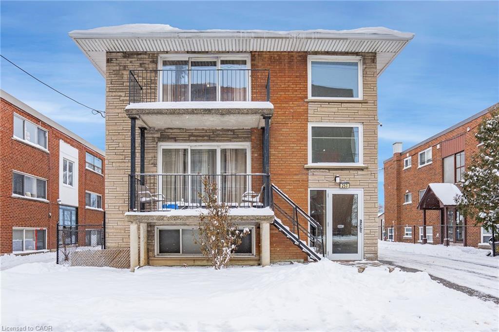 253 Mohawk Road E, Hamilton