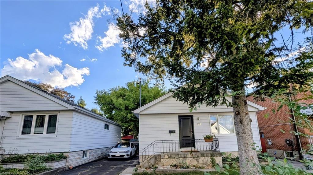 174 Linden Avenue Lower, Scarborough