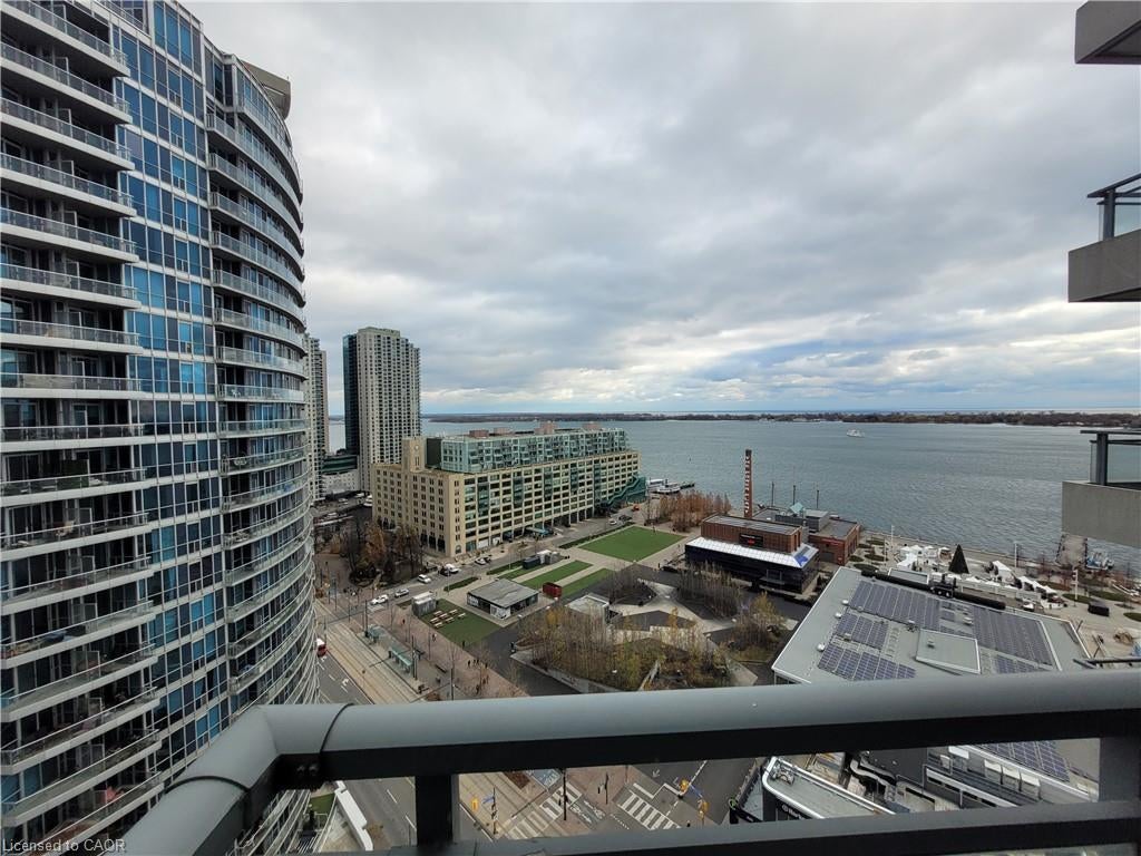 228 Queens Quay W 2203, Toronto