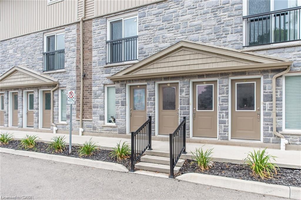 122 Courtland Avenue 4, Kitchener