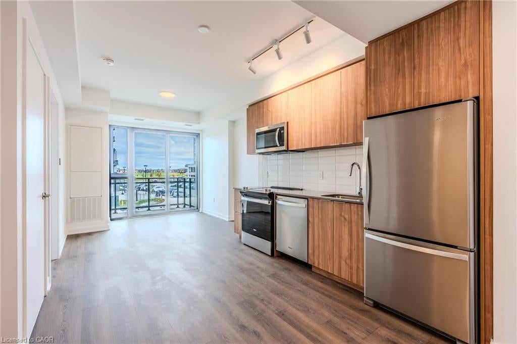 720 Whitlock Avenue 202, Milton