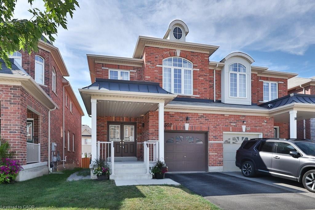 503 Downes Jackson Heights, Milton